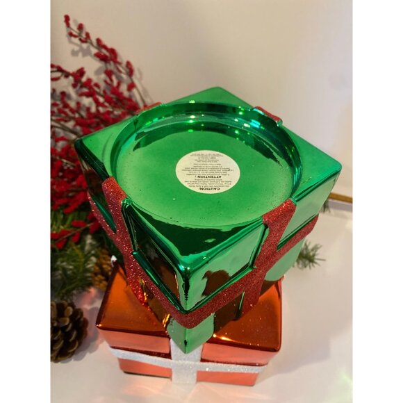 Bath & Body Works Christmas “Stacked Presents” 3 Wick Pedestal Candle Holder - Picture 4 of 9